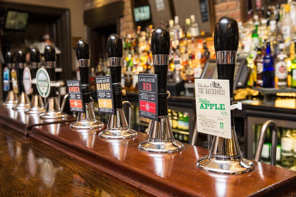 The Duke Of Edinburgh Hotel & Bar Барроу-ин-Фернесс Экстерьер фото
