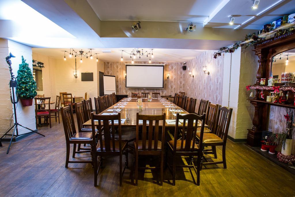 The Duke Of Edinburgh Hotel & Bar Барроу-ин-Фернесс Экстерьер фото