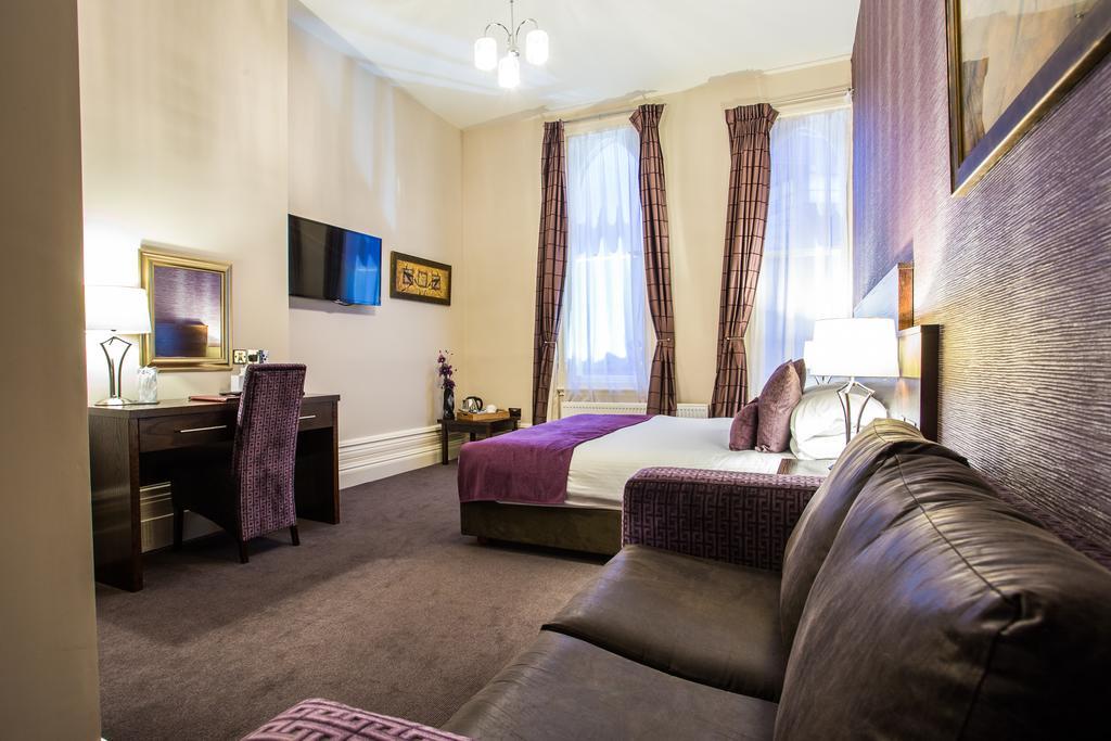 The Duke Of Edinburgh Hotel & Bar Барроу-ин-Фернесс Экстерьер фото