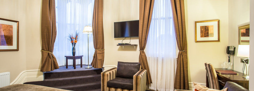 The Duke Of Edinburgh Hotel & Bar Барроу-ин-Фернесс Экстерьер фото