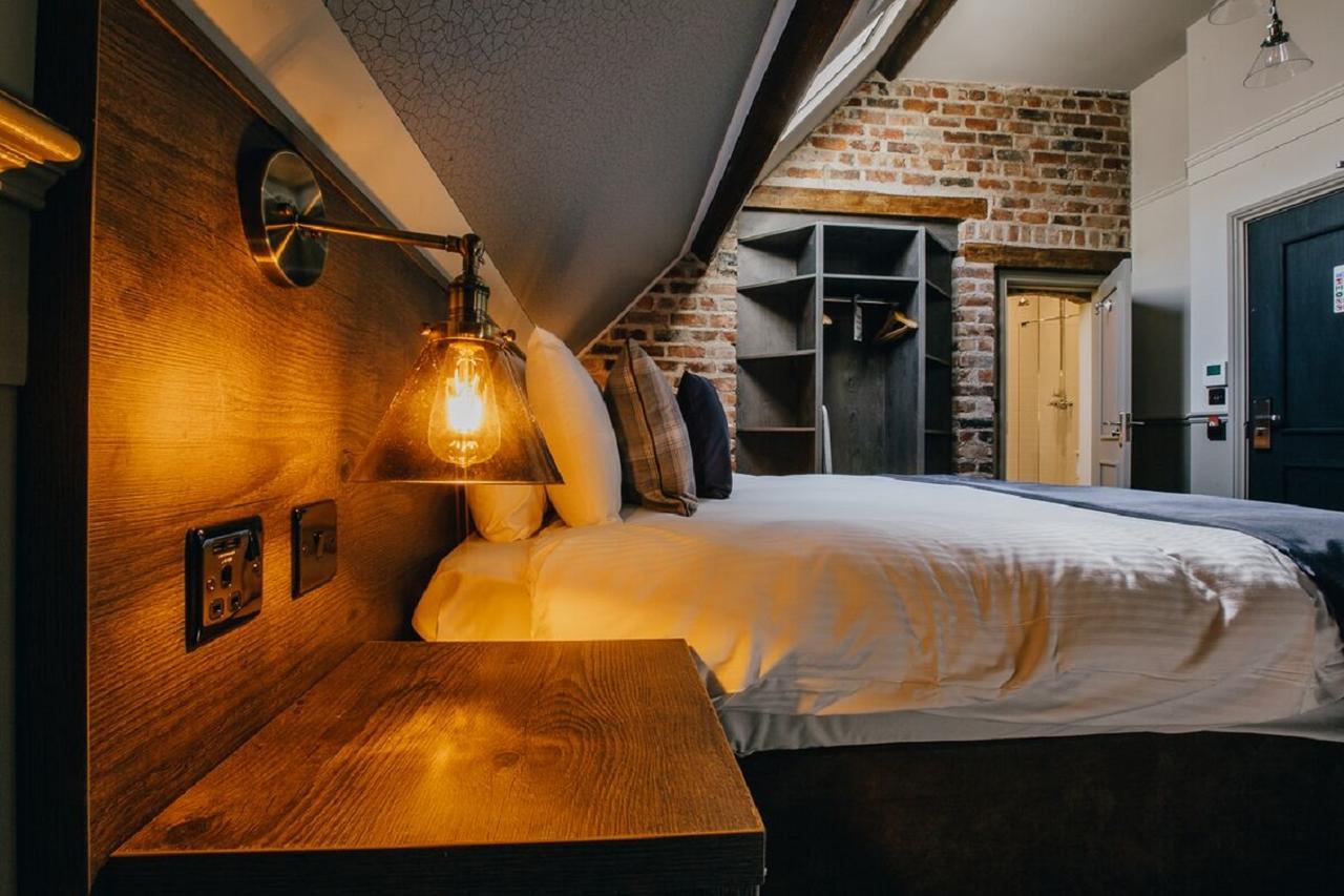 The Duke Of Edinburgh Hotel & Bar Барроу-ин-Фернесс Экстерьер фото