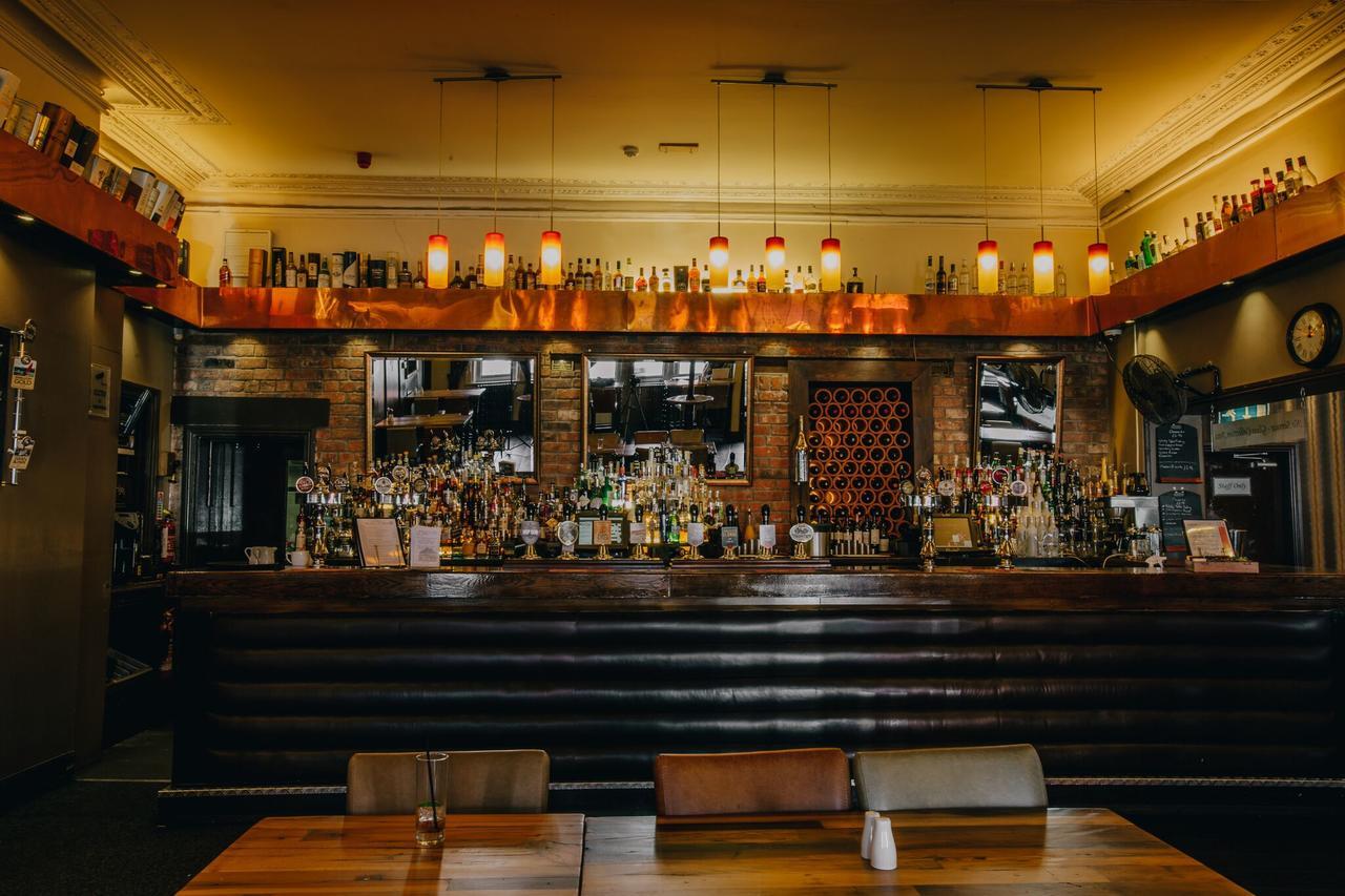 The Duke Of Edinburgh Hotel & Bar Барроу-ин-Фернесс Экстерьер фото