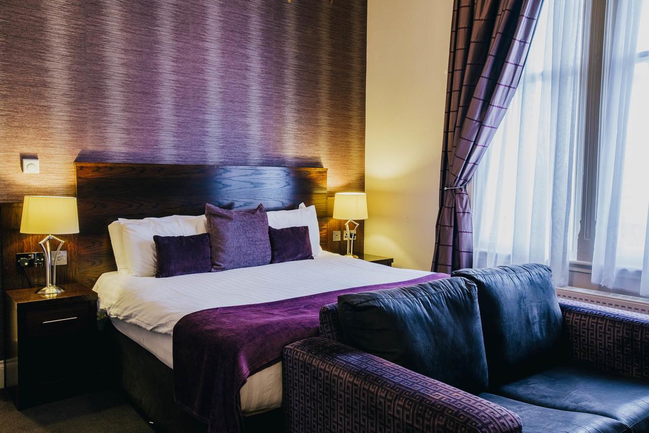 The Duke Of Edinburgh Hotel & Bar Барроу-ин-Фернесс Экстерьер фото